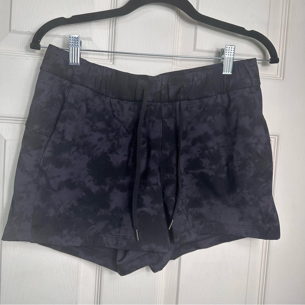 NWT Crz Yoga Casual Shorts drawstrings pockets Smoke Ink Must Size Small 4/6